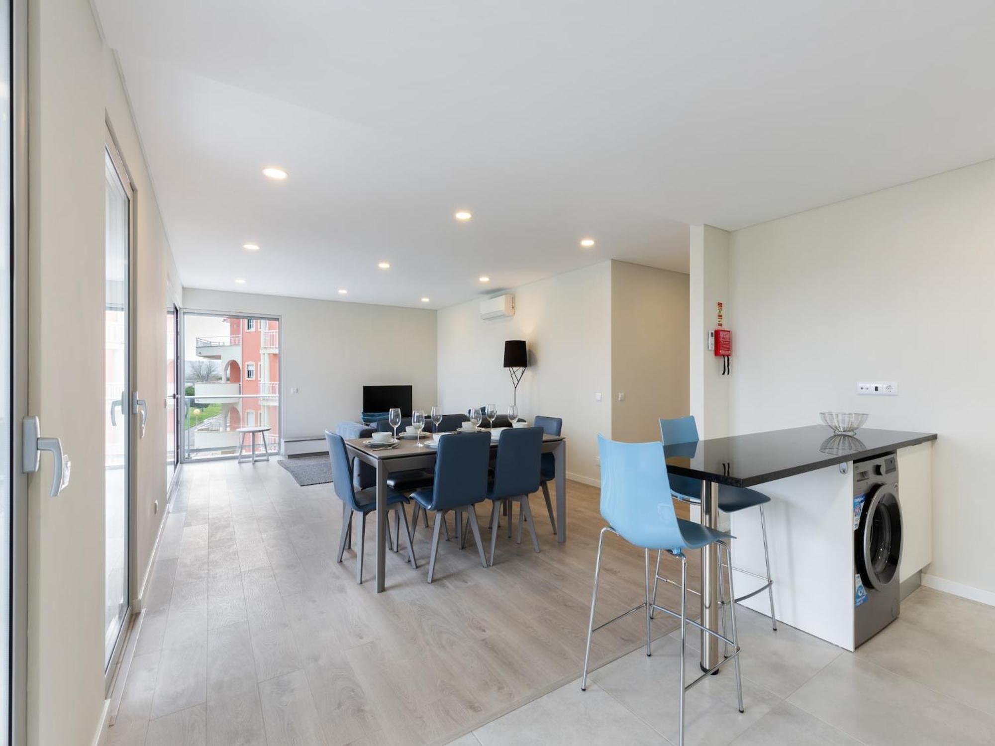 סאו מרטיניו דו פורטו Beautiful Apartment In S O Martinho Do Porto With Balcony מראה חיצוני תמונה