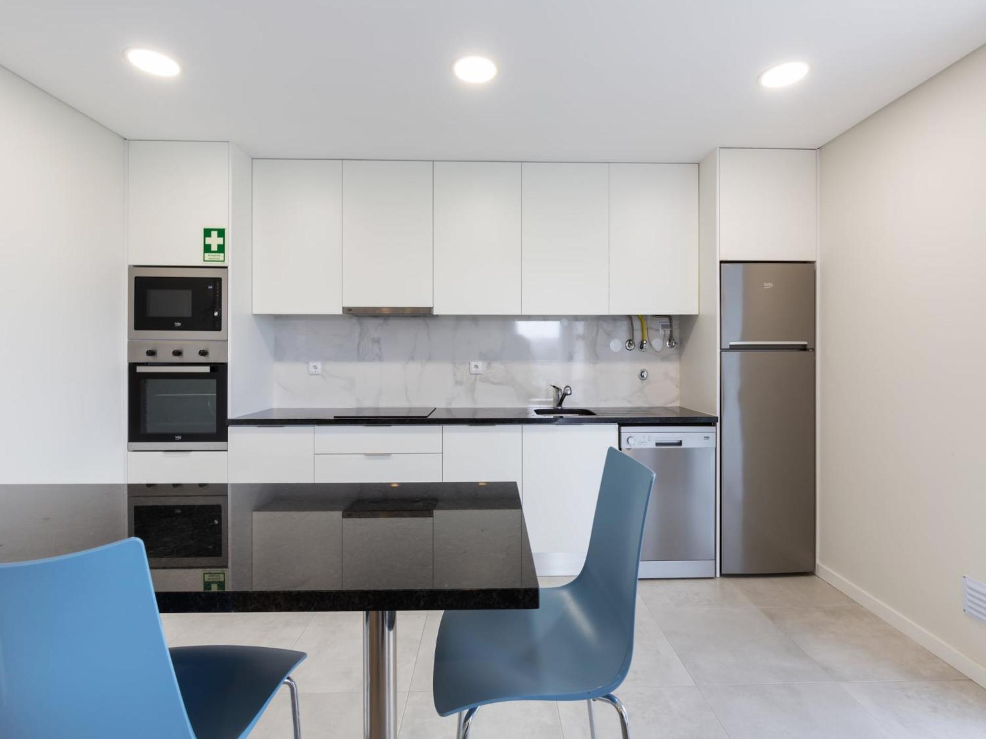 סאו מרטיניו דו פורטו Beautiful Apartment In S O Martinho Do Porto With Balcony מראה חיצוני תמונה
