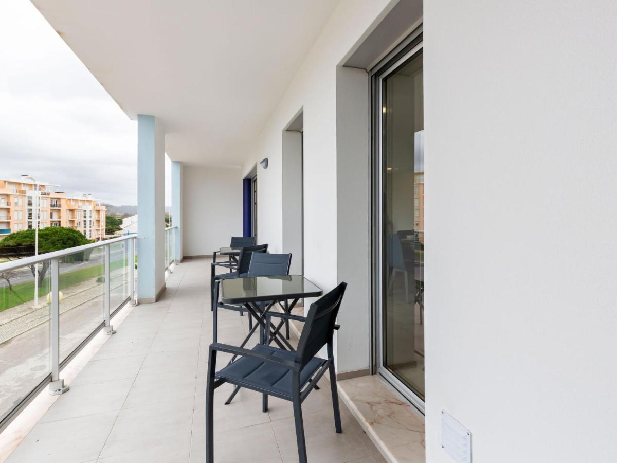 סאו מרטיניו דו פורטו Beautiful Apartment In S O Martinho Do Porto With Balcony מראה חיצוני תמונה