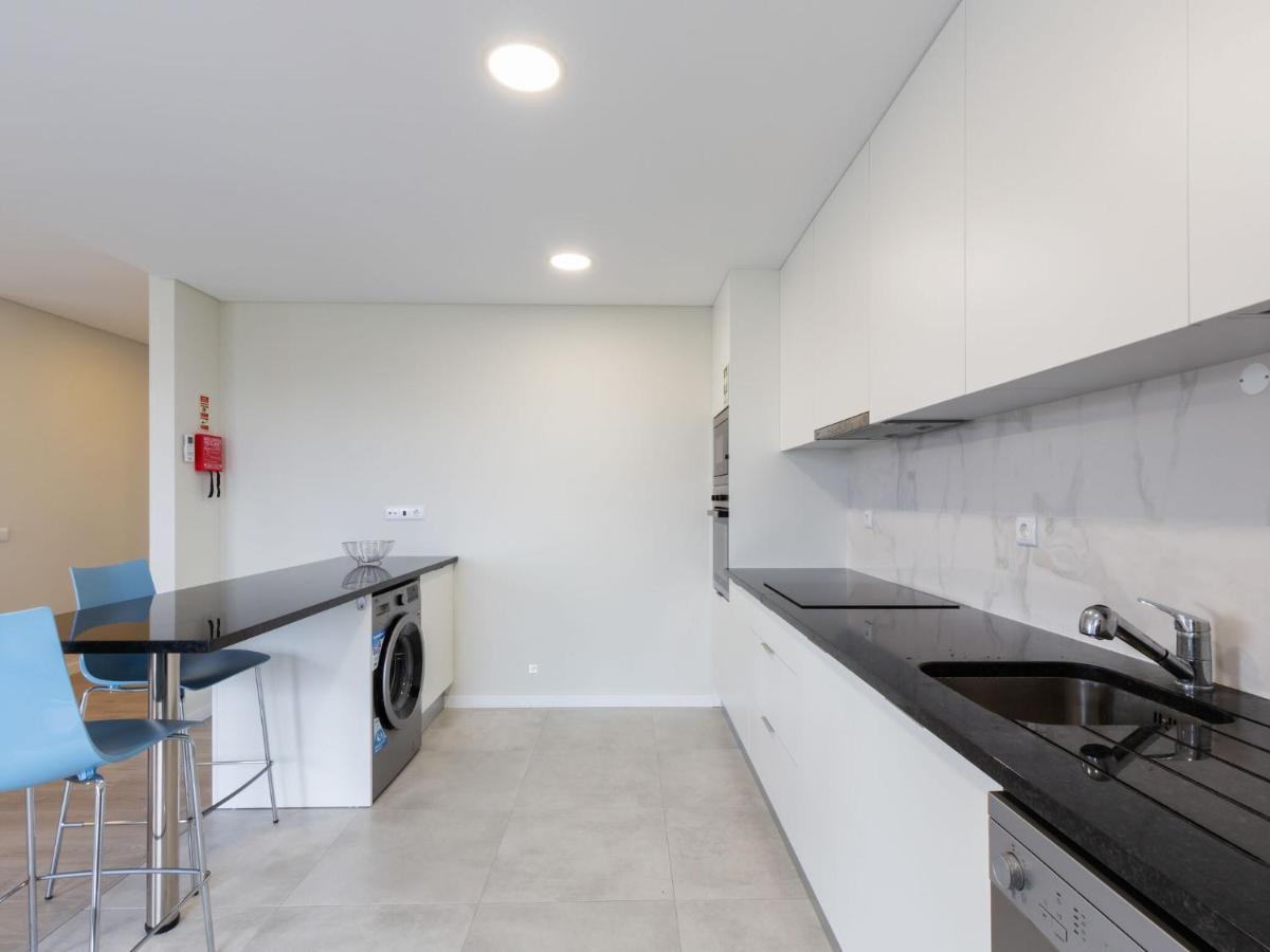 סאו מרטיניו דו פורטו Beautiful Apartment In S O Martinho Do Porto With Balcony מראה חיצוני תמונה