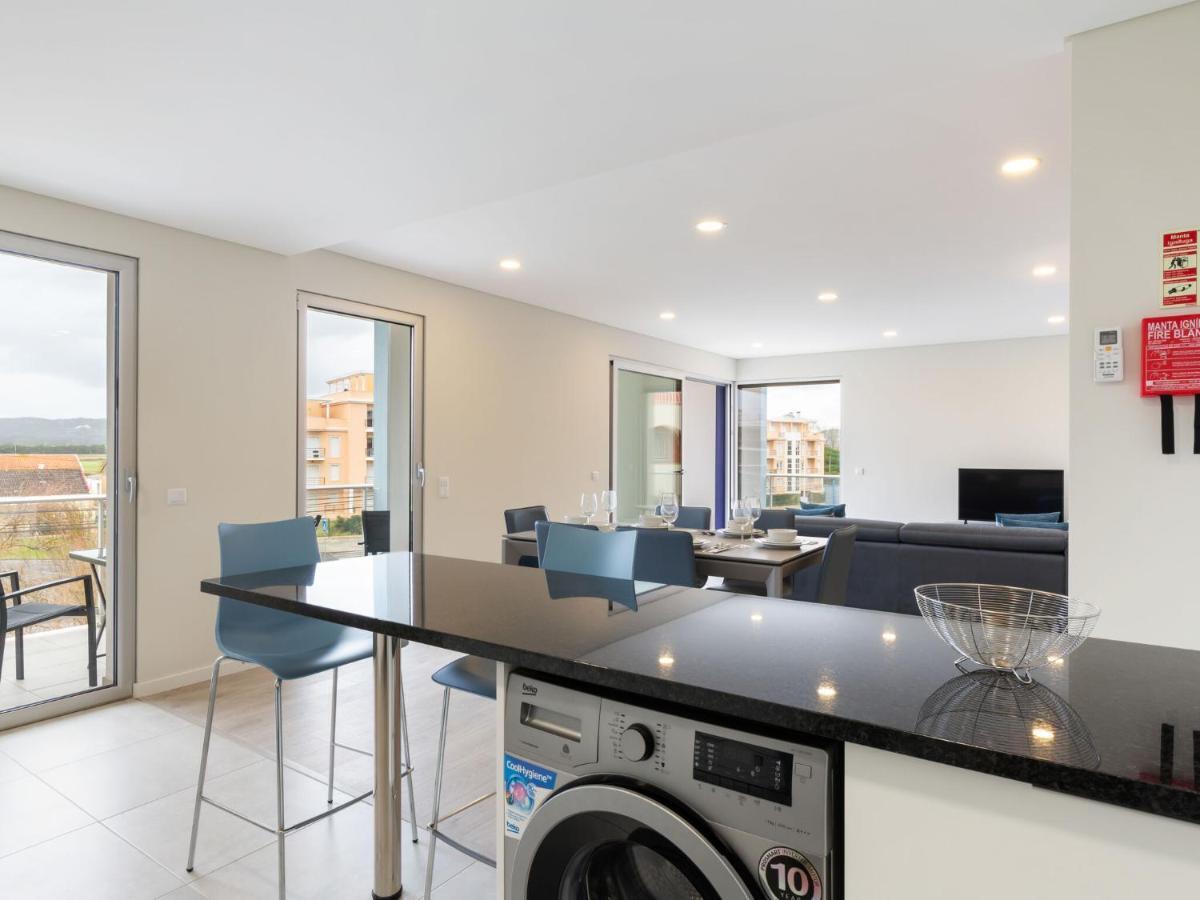 סאו מרטיניו דו פורטו Beautiful Apartment In S O Martinho Do Porto With Balcony מראה חיצוני תמונה