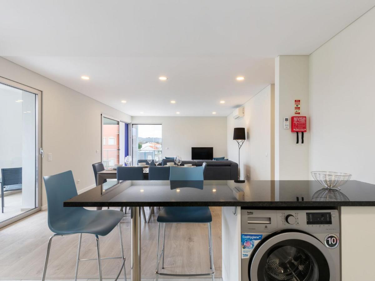 סאו מרטיניו דו פורטו Beautiful Apartment In S O Martinho Do Porto With Balcony מראה חיצוני תמונה