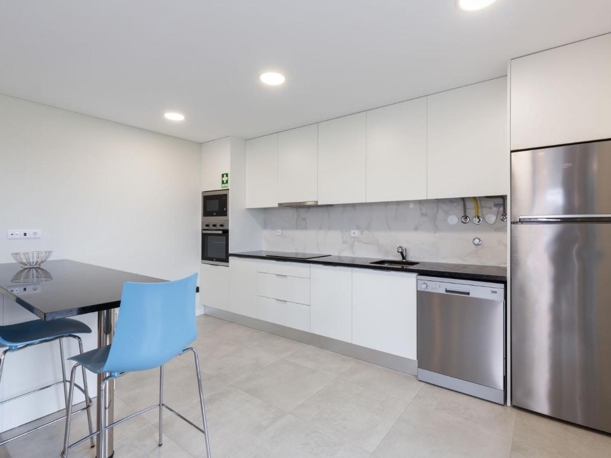 סאו מרטיניו דו פורטו Beautiful Apartment In S O Martinho Do Porto With Balcony מראה חיצוני תמונה