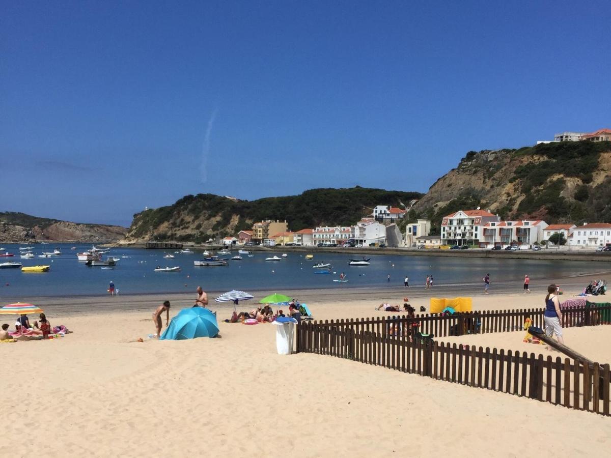 סאו מרטיניו דו פורטו Beautiful Apartment In S O Martinho Do Porto With Balcony מראה חיצוני תמונה